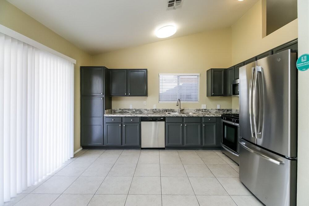 16048 W Desert Bloom St - Photo 7 of 16