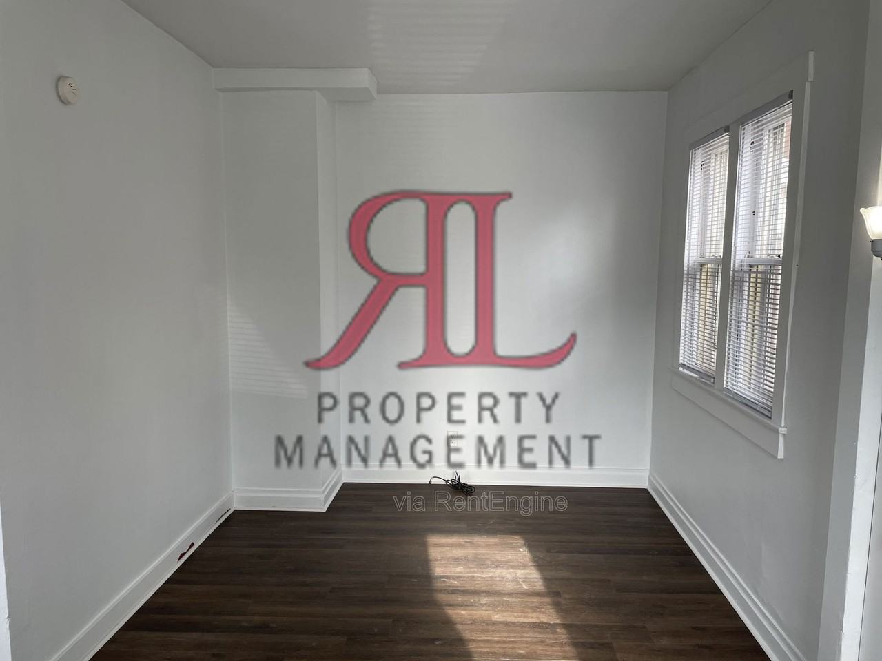 346 Stewart Ave - Photo 7 of 20