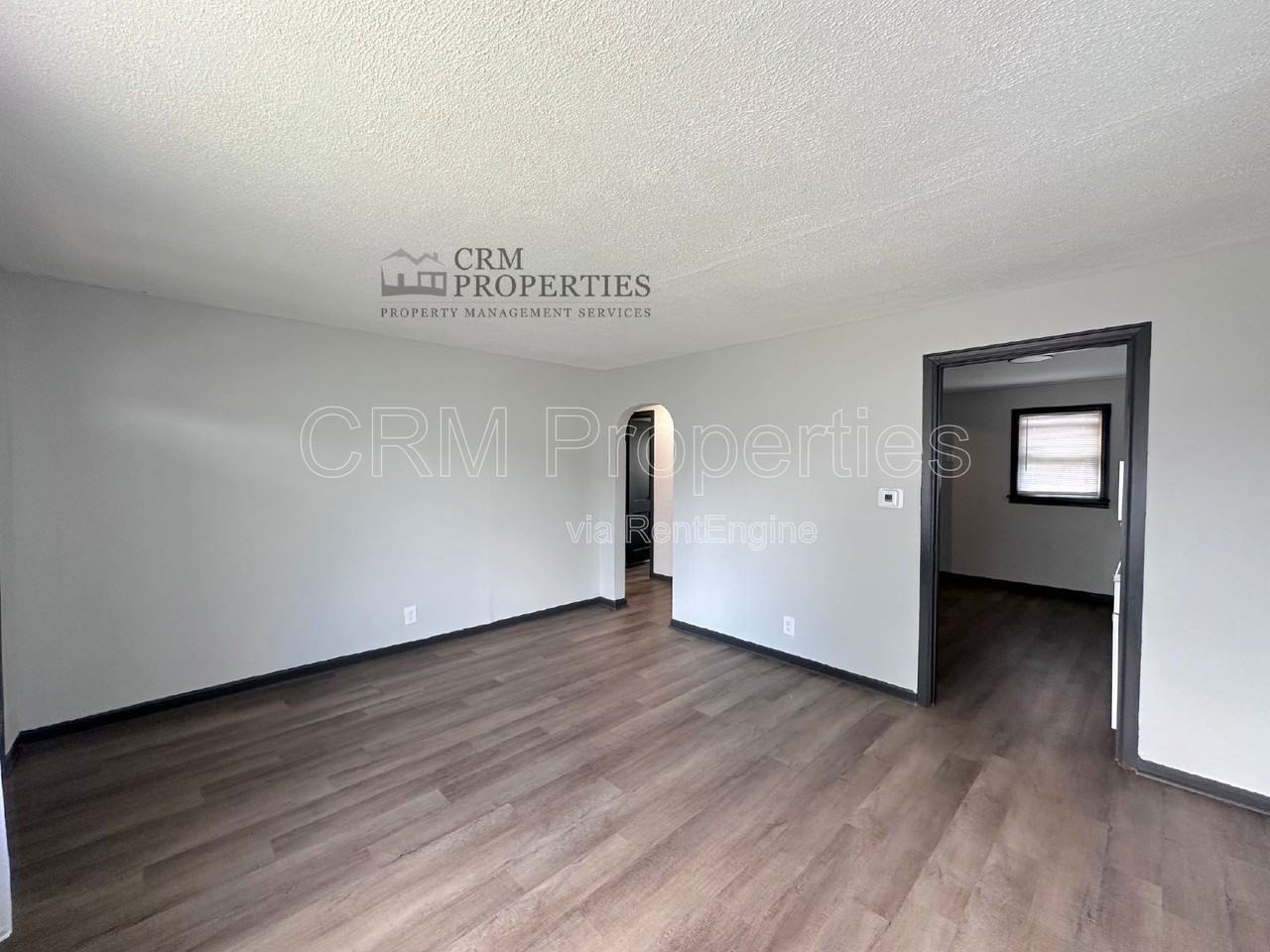 1034 E Elm St - Photo 2 of 18