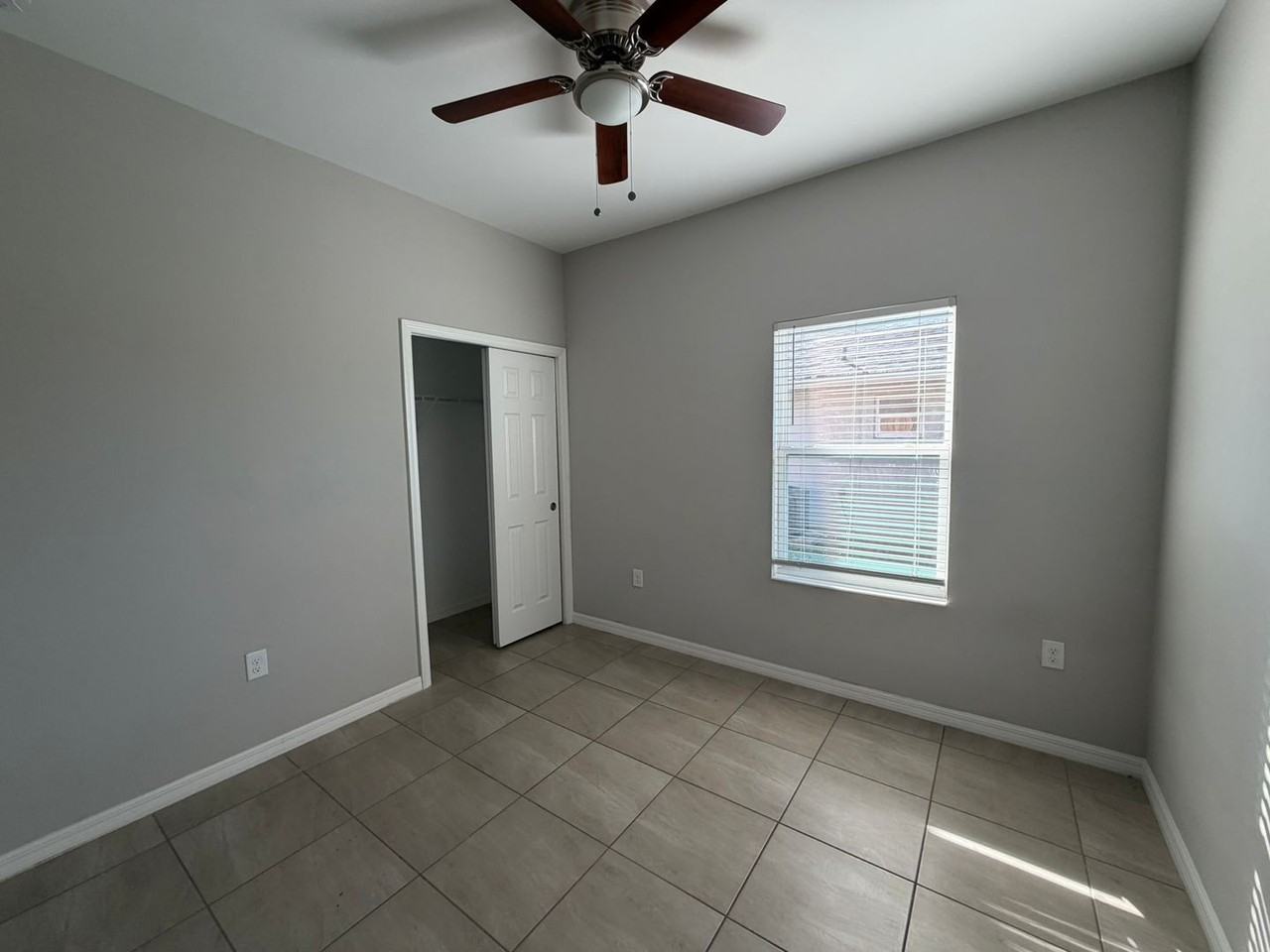 523 Ne 24th Ave - Photo 4 of 32