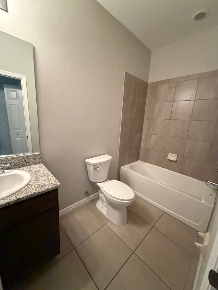 523 Ne 24th Ave - Photo 7 of 32