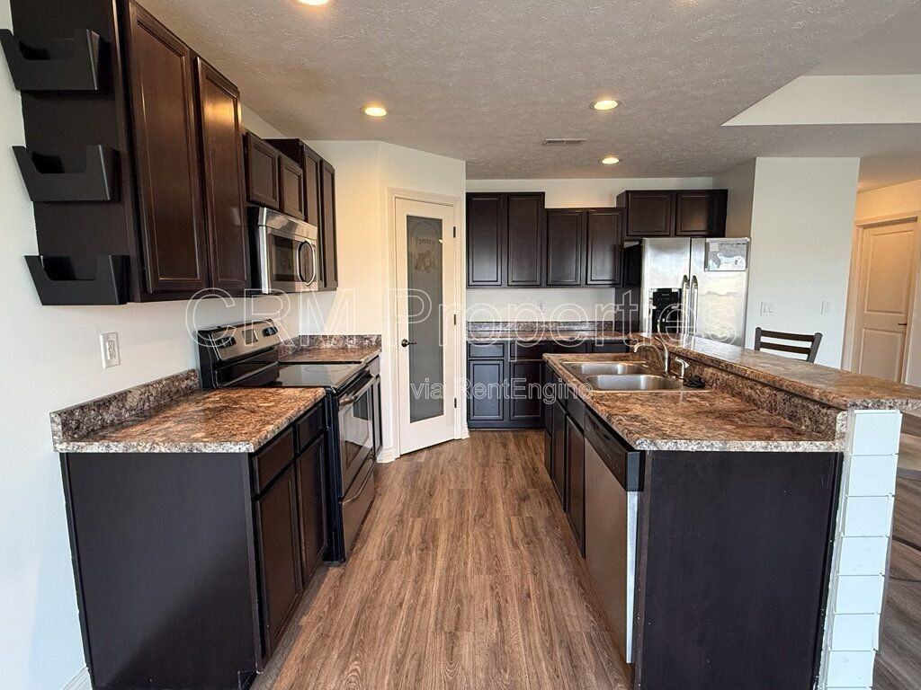 3182 Morrow Dr - Photo 6 of 33