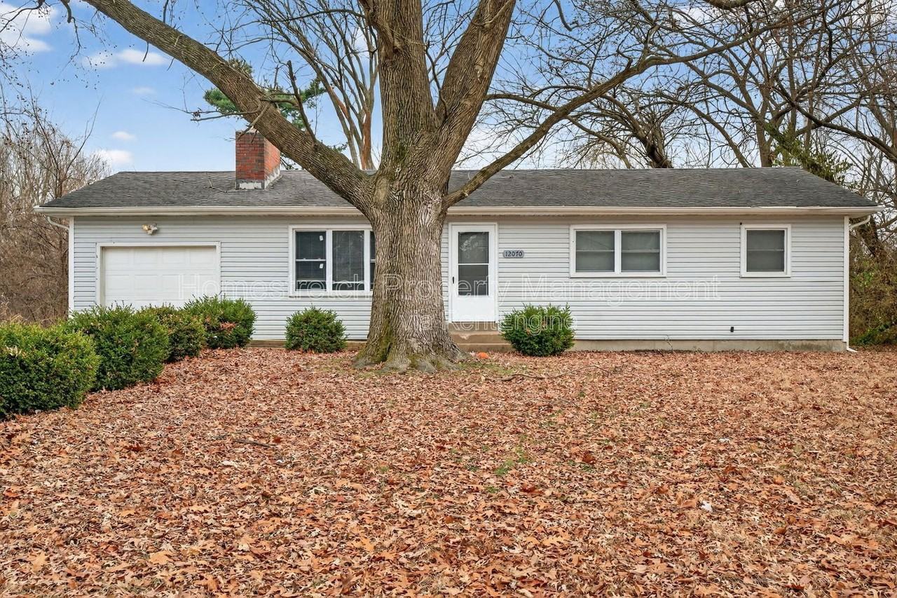 12070 Garden Ln - Photo 2 of 30