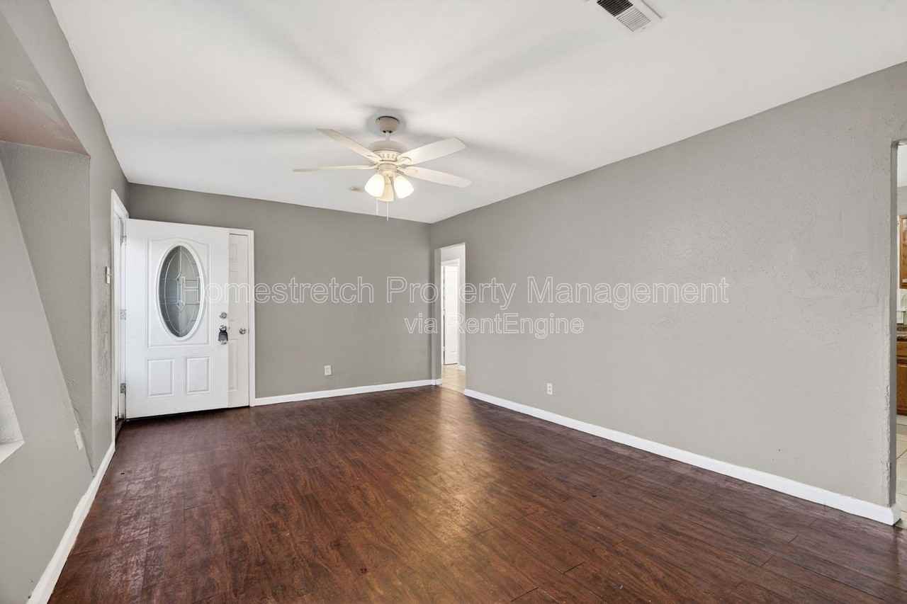 1218 Maple Ave - Photo 7 of 23