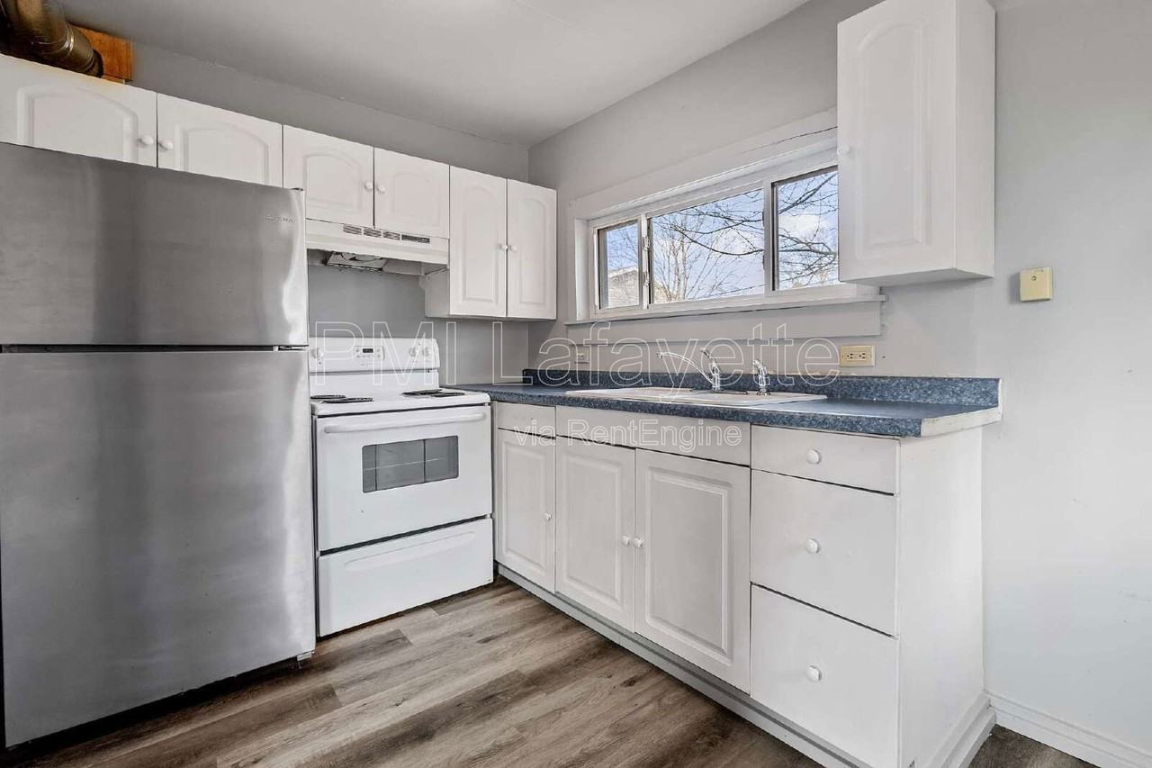 106 E Vine St - Photo 4 of 9