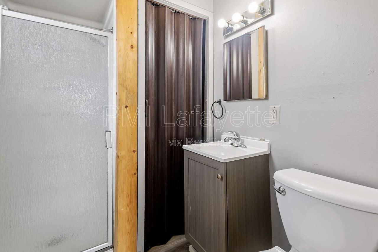 106 E Vine St - Photo 5 of 9