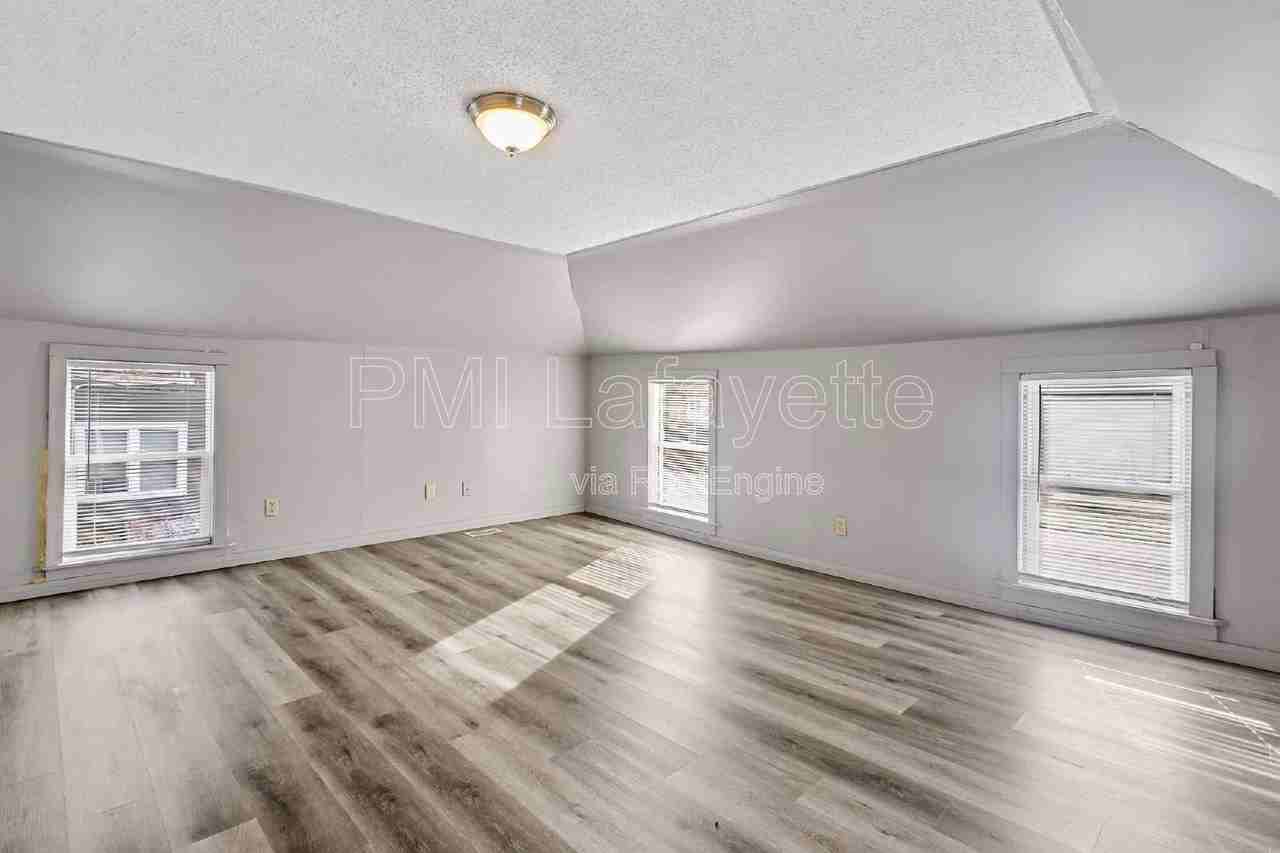 106 E Vine St - Photo 6 of 9