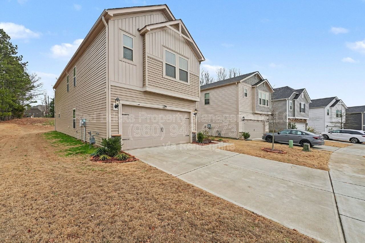 11948 Red Leaf Dr - Photo 4 of 44