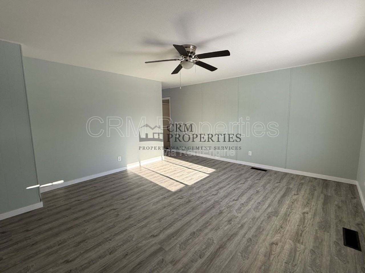 806 Maumee Dr - Photo 2 of 23