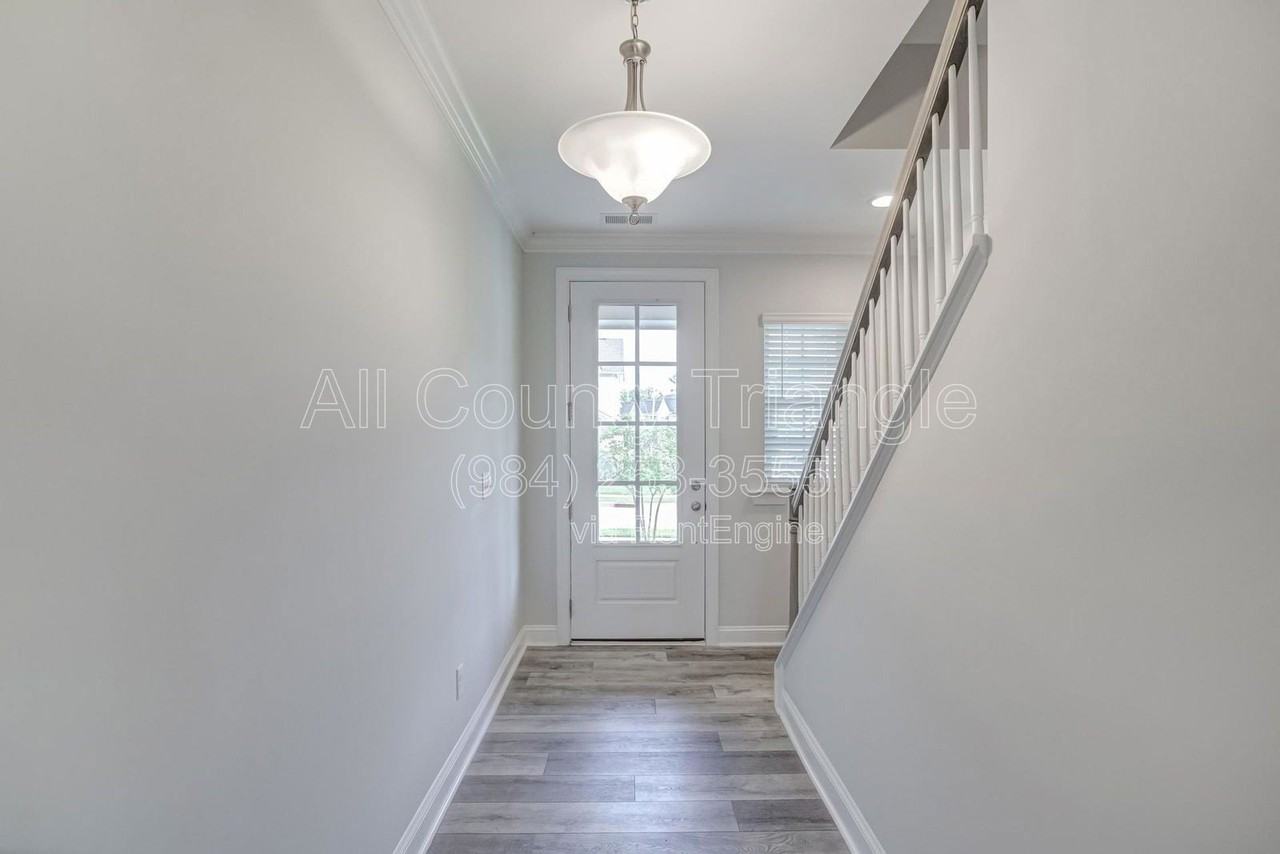 1101 Premier Key Dr - Photo 7 of 50