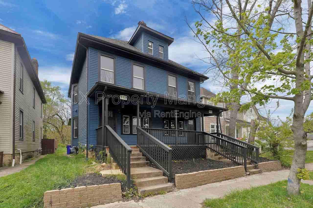 555 Kimball Pl - Photo 3 of 39