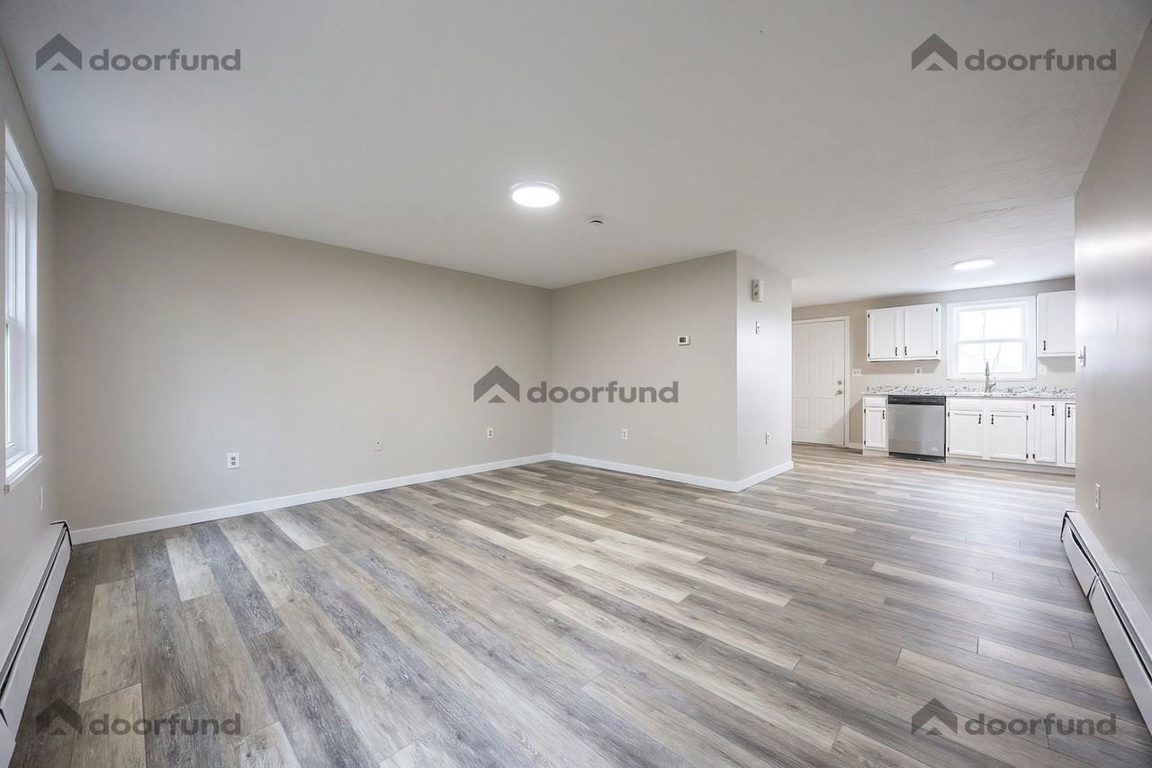 9 Carroll St #8 - Photo 5 of 34