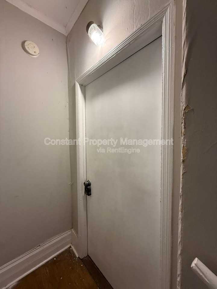 1061 High St #D - Photo 3 of 12