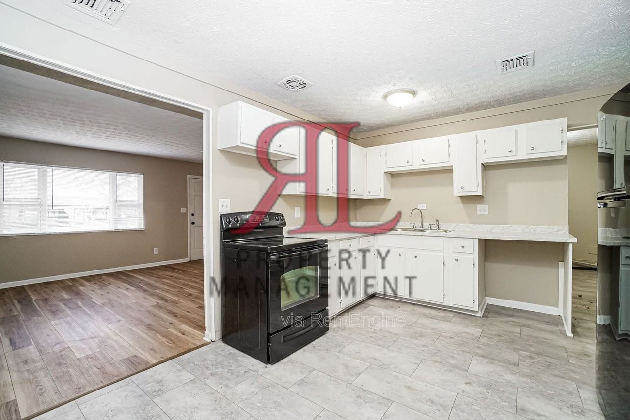 1951 Riverdale Rd - Photo 7 of 11