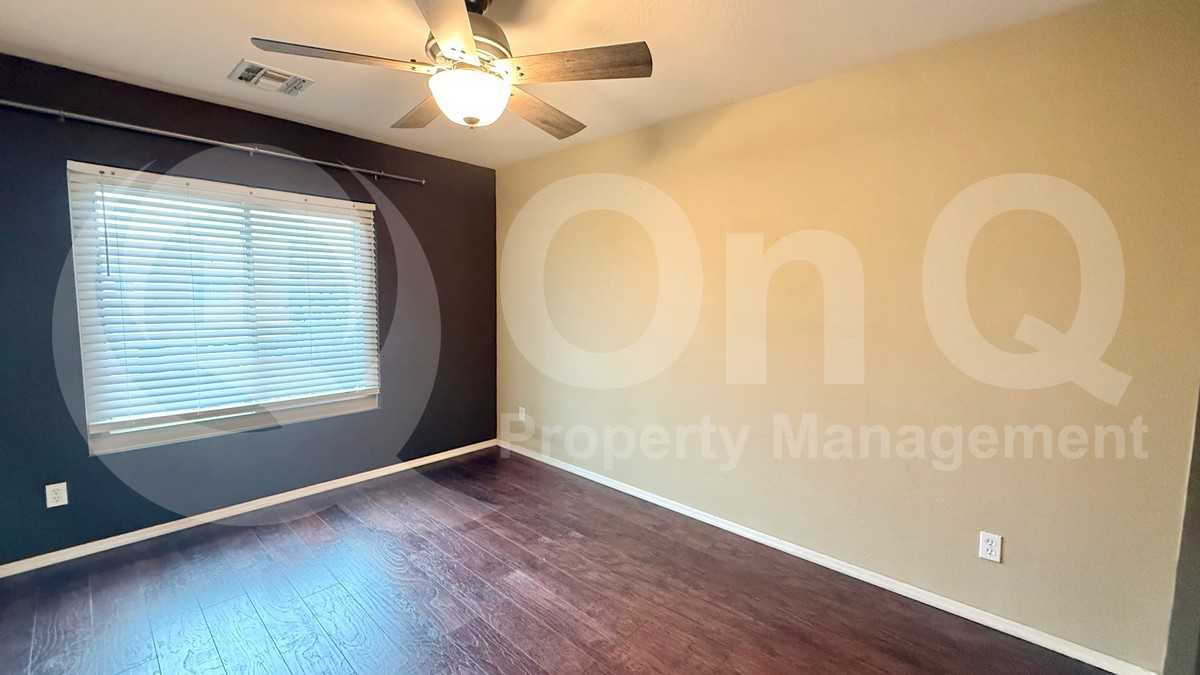 4122 E Westchester Dr - Photo 5 of 9