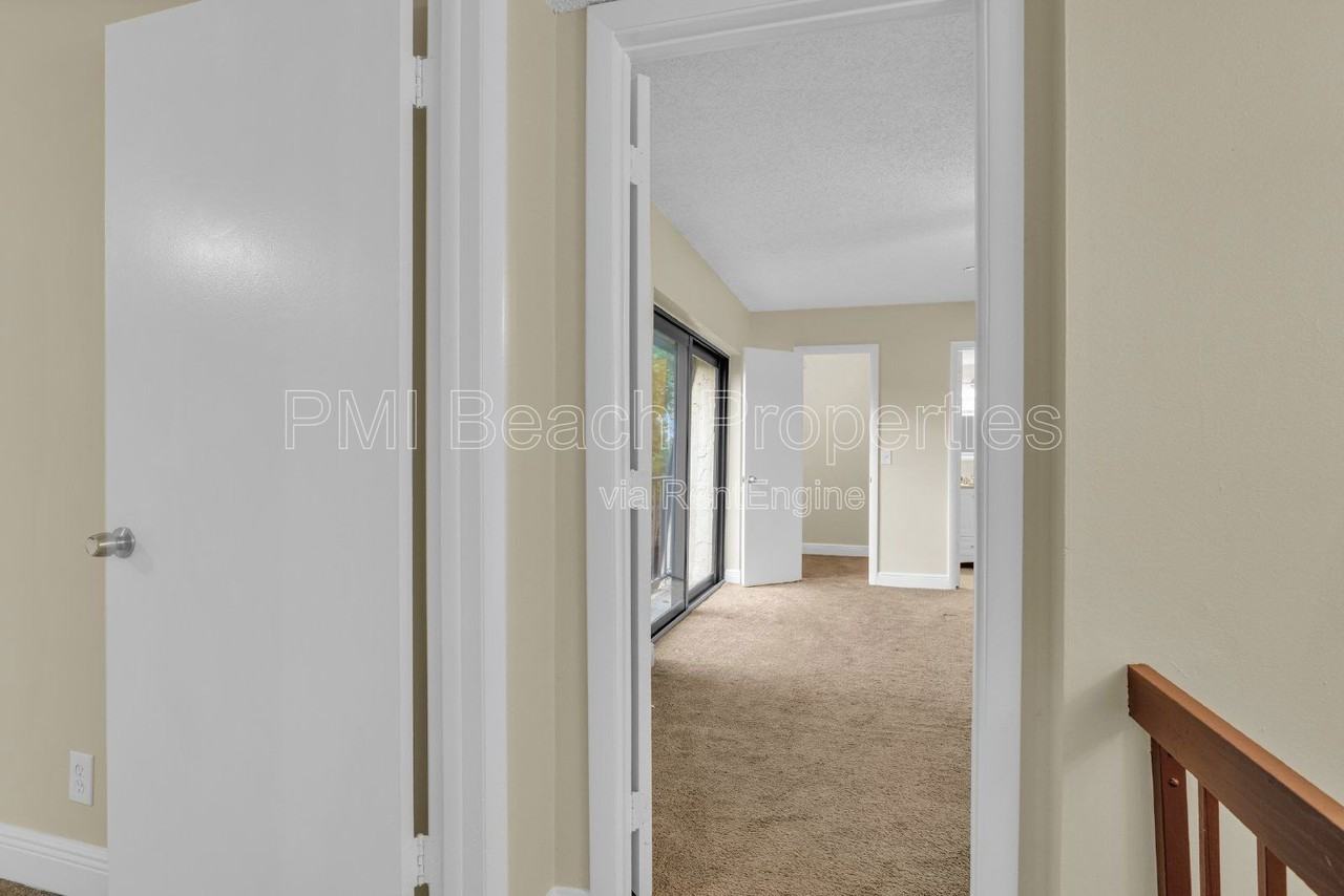 2333 Waterside Dr - Photo 4 of 38