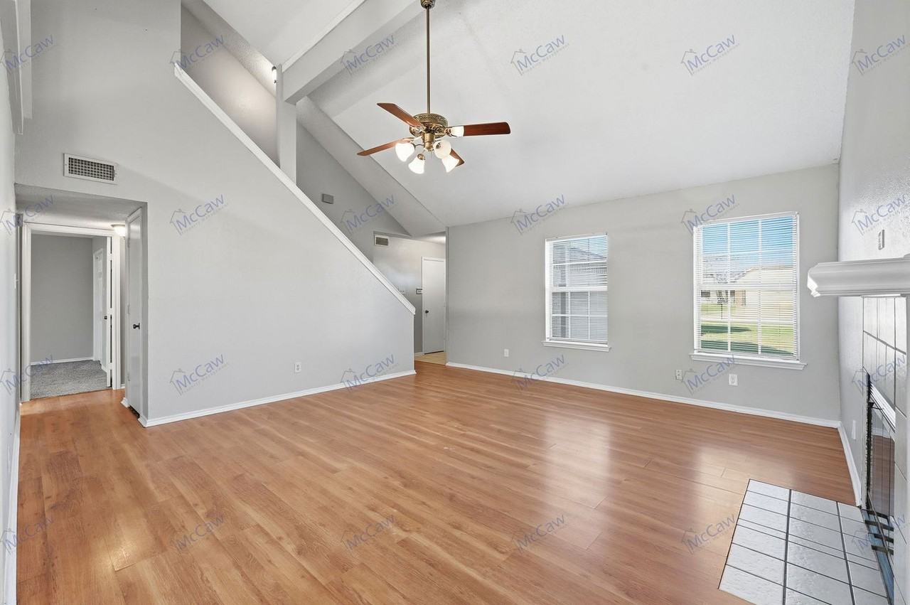 1069 W Hills Ter - Photo 4 of 22