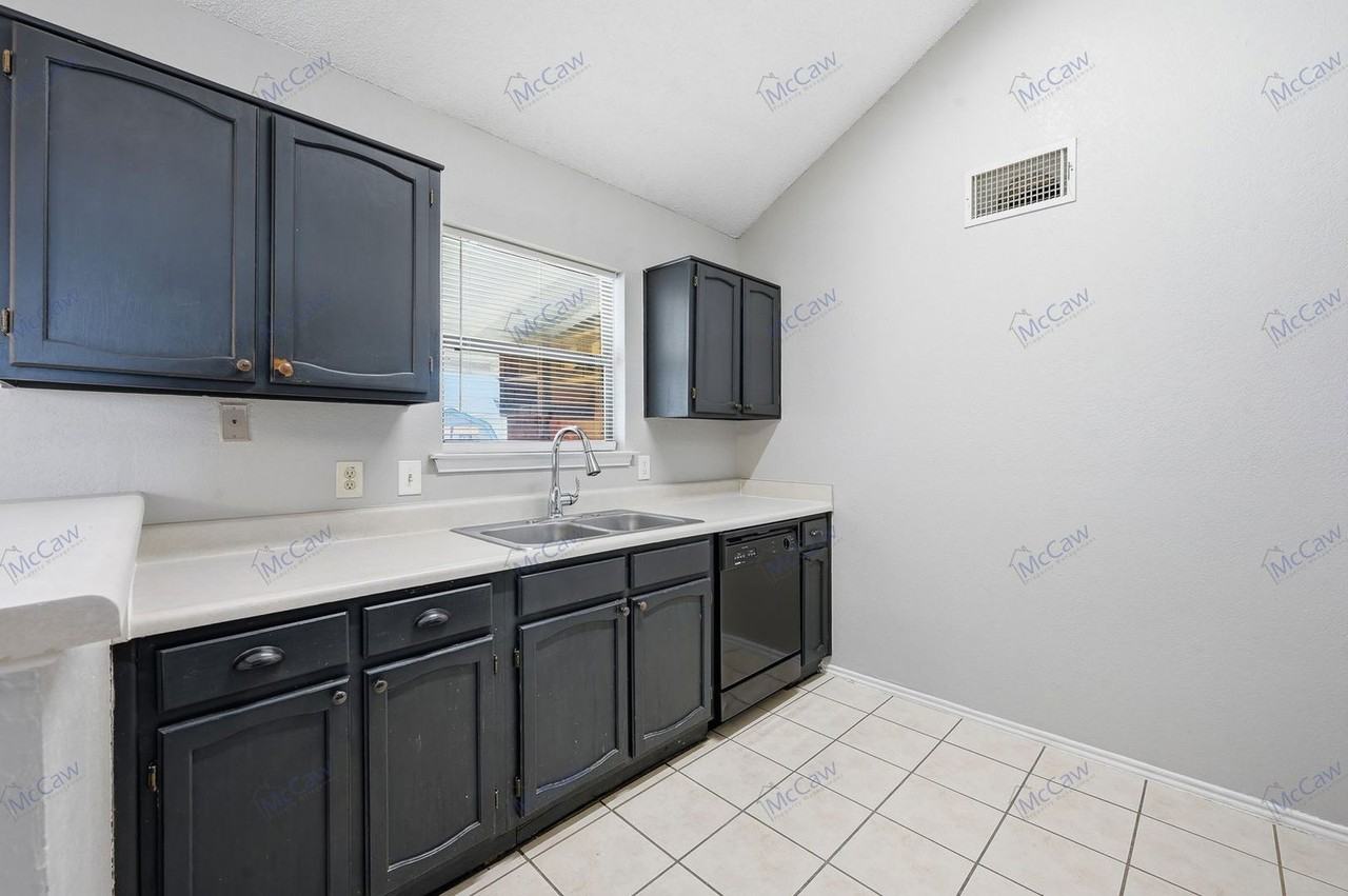 1069 W Hills Ter - Photo 6 of 22