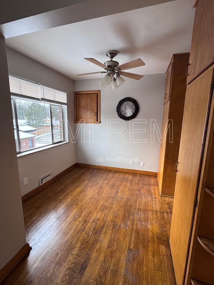 2010 W Market St #9 - Photo 4 of 9