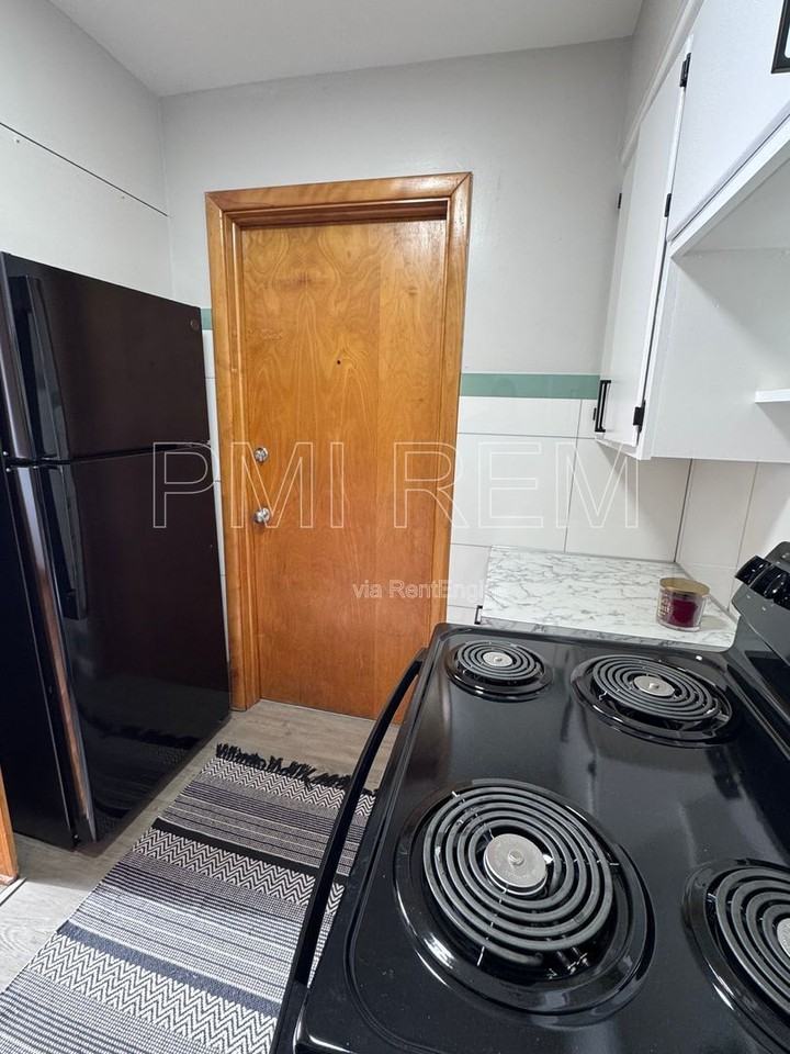 2010 W Market St #9 - Photo 6 of 9