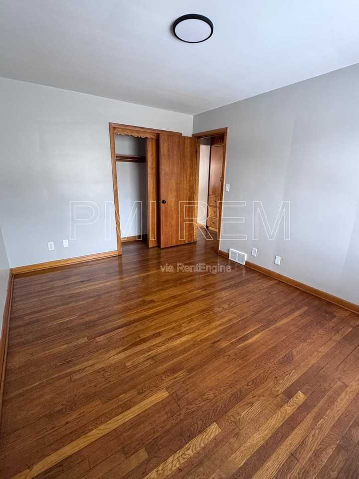 2010 W Market St #9 - Photo 7 of 9