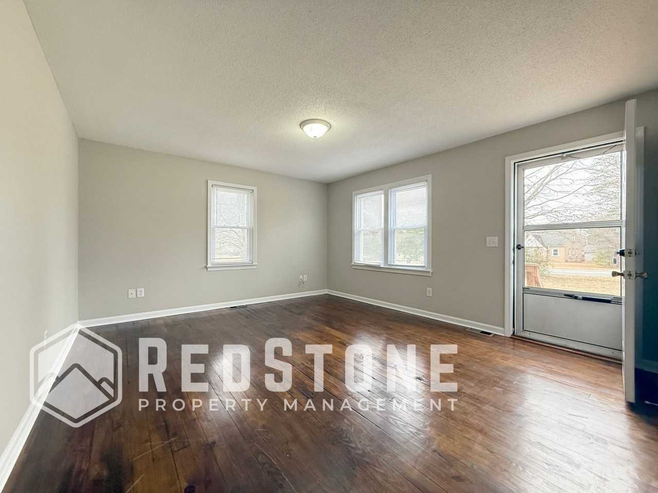 921 E Haggard Ave - Photo 3 of 17