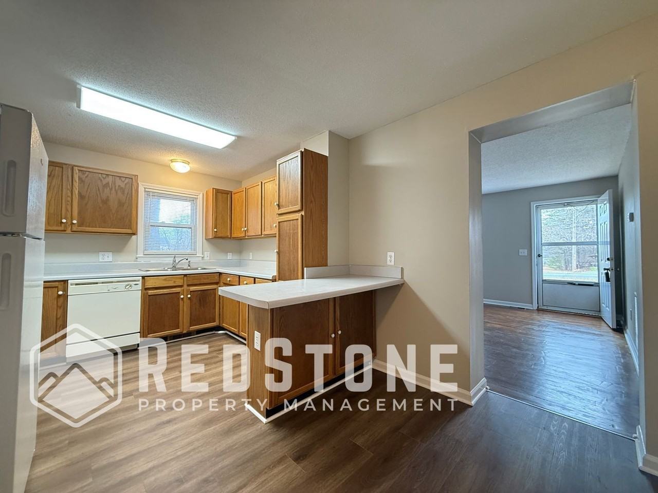 921 E Haggard Ave - Photo 4 of 17