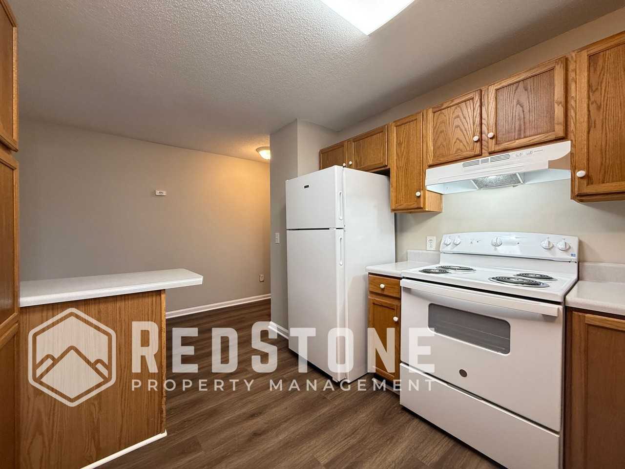 921 E Haggard Ave - Photo 7 of 17