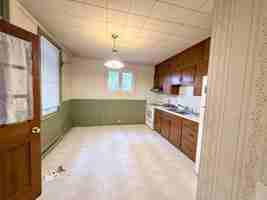 featured image of 463 Walnut St #1