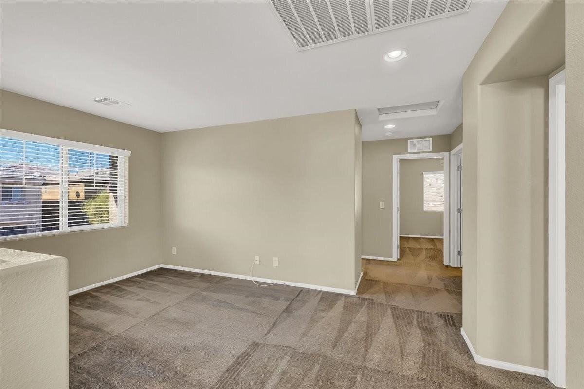 7922 Blue Lake Peak St - Photo 4 of 22