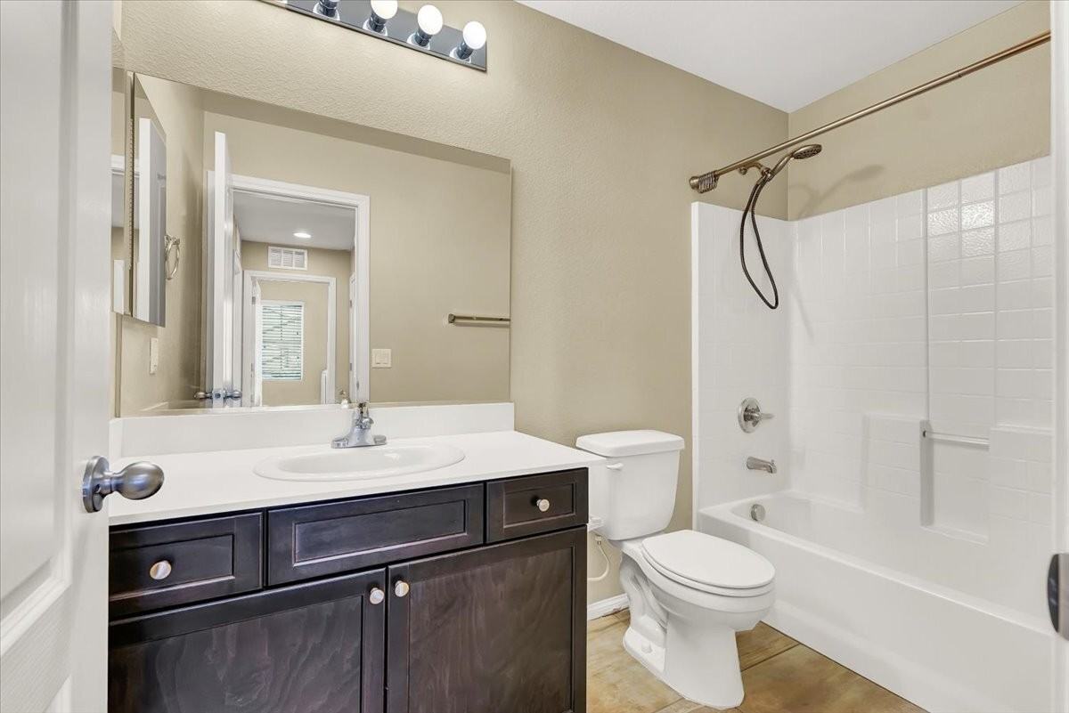 7922 Blue Lake Peak St - Photo 6 of 22