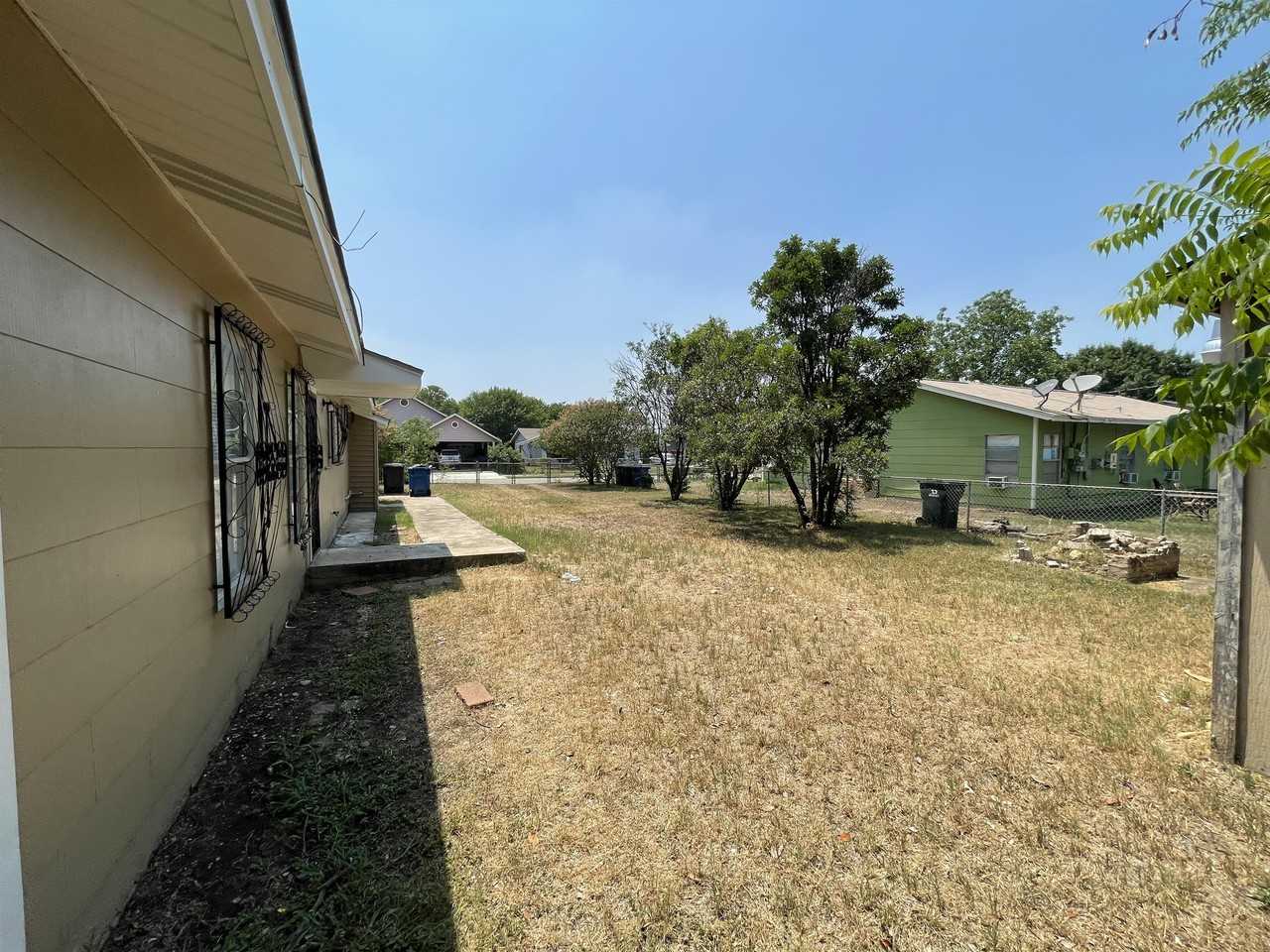 5547 Stonybrook Dr - Photo 5 of 28