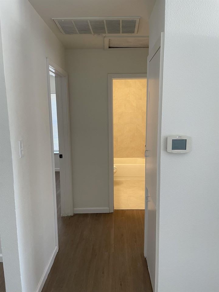 5547 Stonybrook Dr - Photo 6 of 28