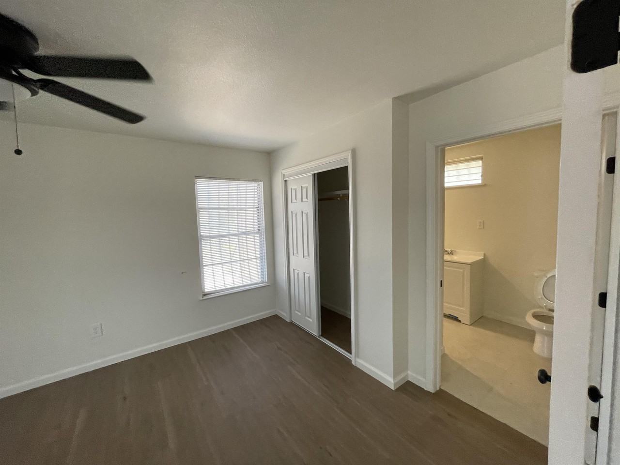 5547 Stonybrook Dr - Photo 4 of 28