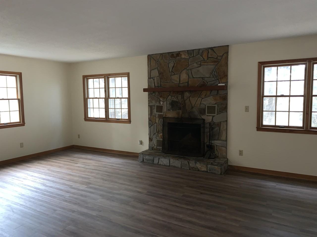 518 Eliada Home Rd - Photo 3 of 10