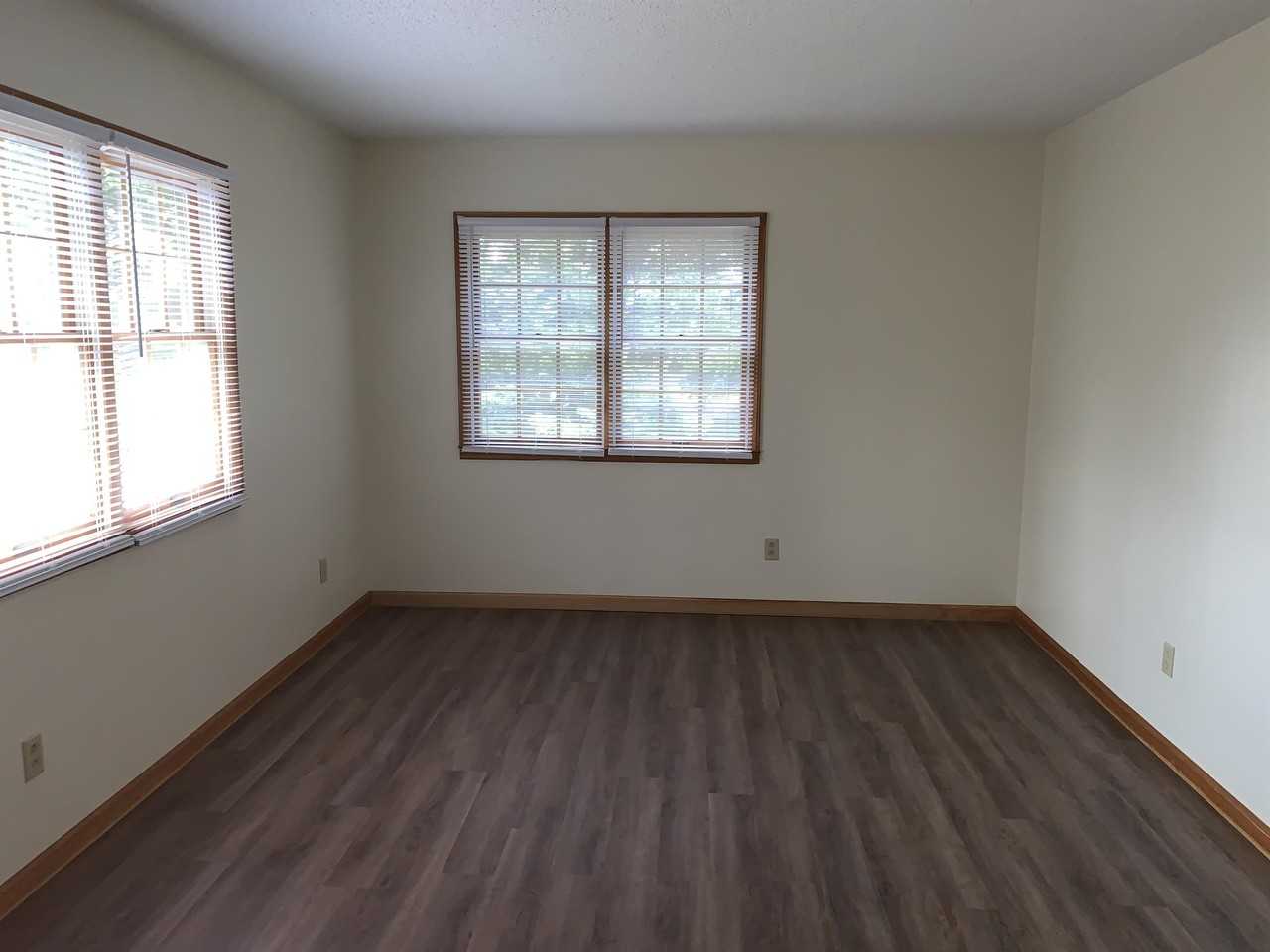 518 Eliada Home Rd - Photo 5 of 10