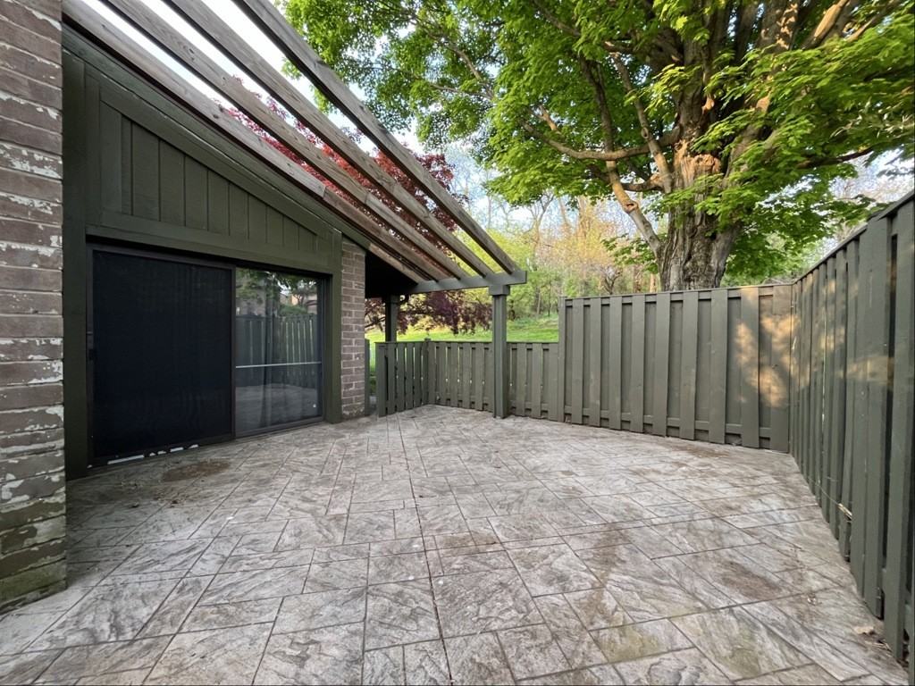 5737 Thunder Hill Rd - Photo 3 of 13