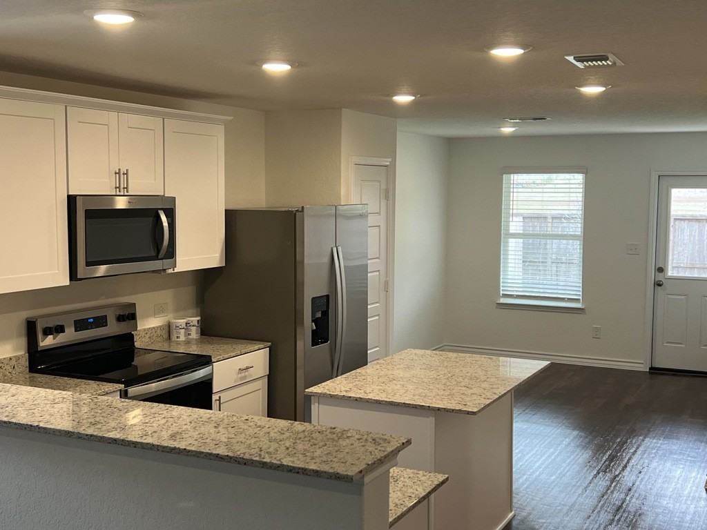 1007 Oriole Way - Photo 5 of 11