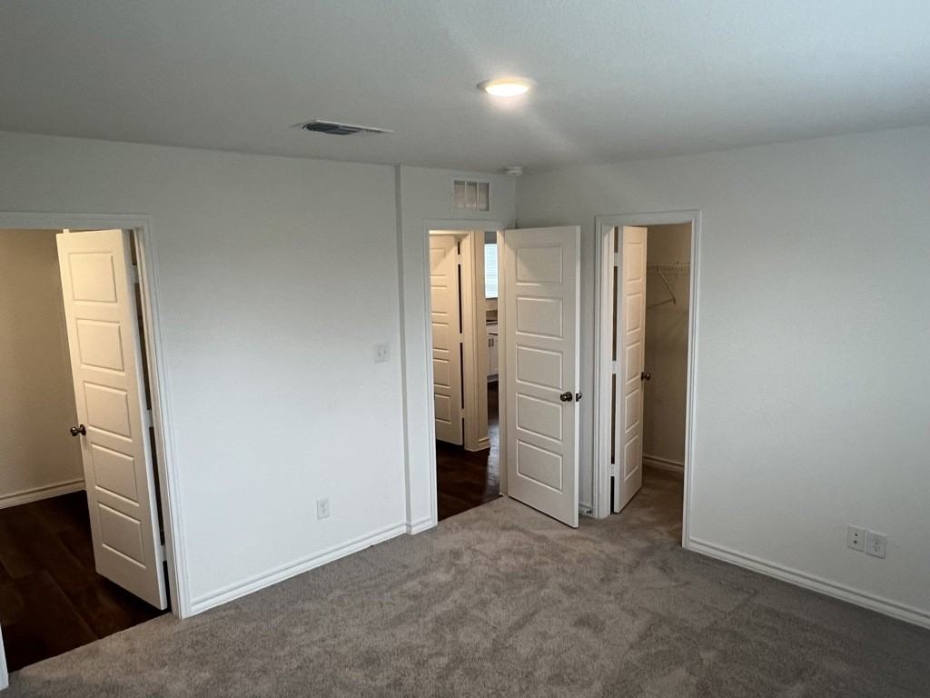 1007 Oriole Way - Photo 7 of 11