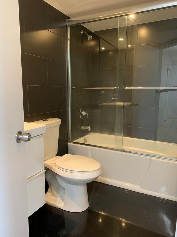 17500 Nw 67th Pl #1 - Photo 3 of 10
