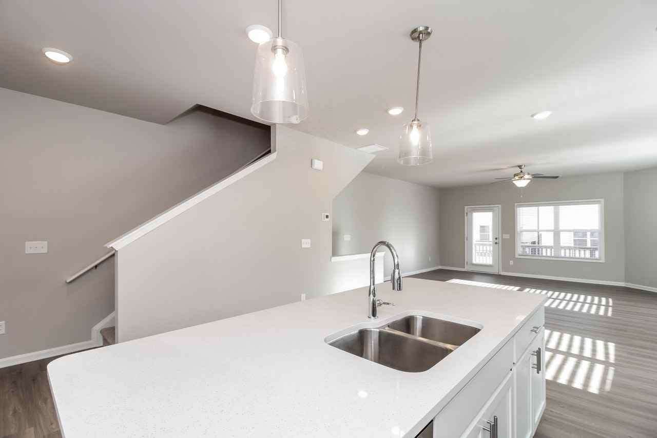 771 Calvin Park Dr - Photo 7 of 35