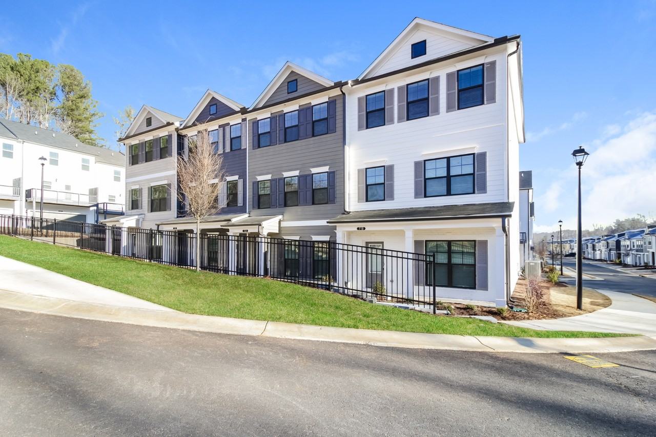 719 Calvin Park Dr - Photo 2 of 37