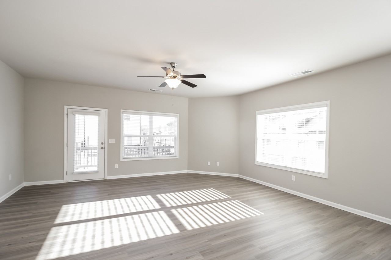 719 Calvin Park Dr - Photo 3 of 37