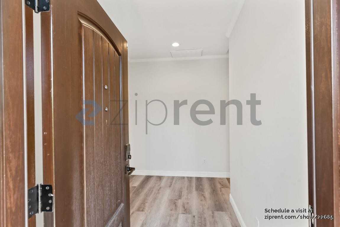 1419 Flickinger Ave #2 - Photo 6 of 24