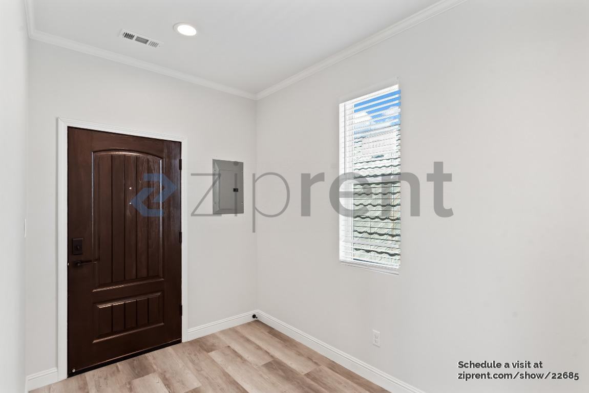 1419 Flickinger Ave #2 - Photo 7 of 24