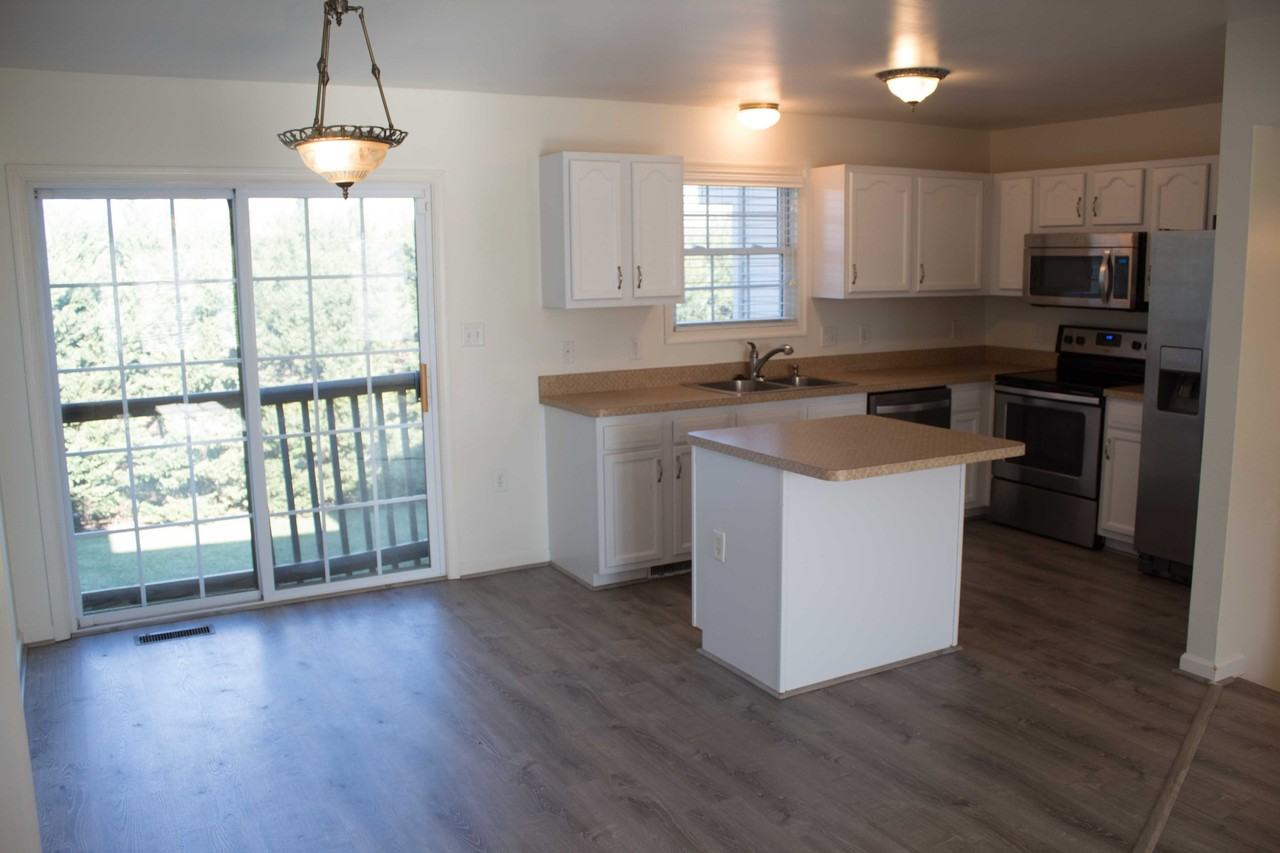 480 Thumper Dr #1 - Photo 2 of 31