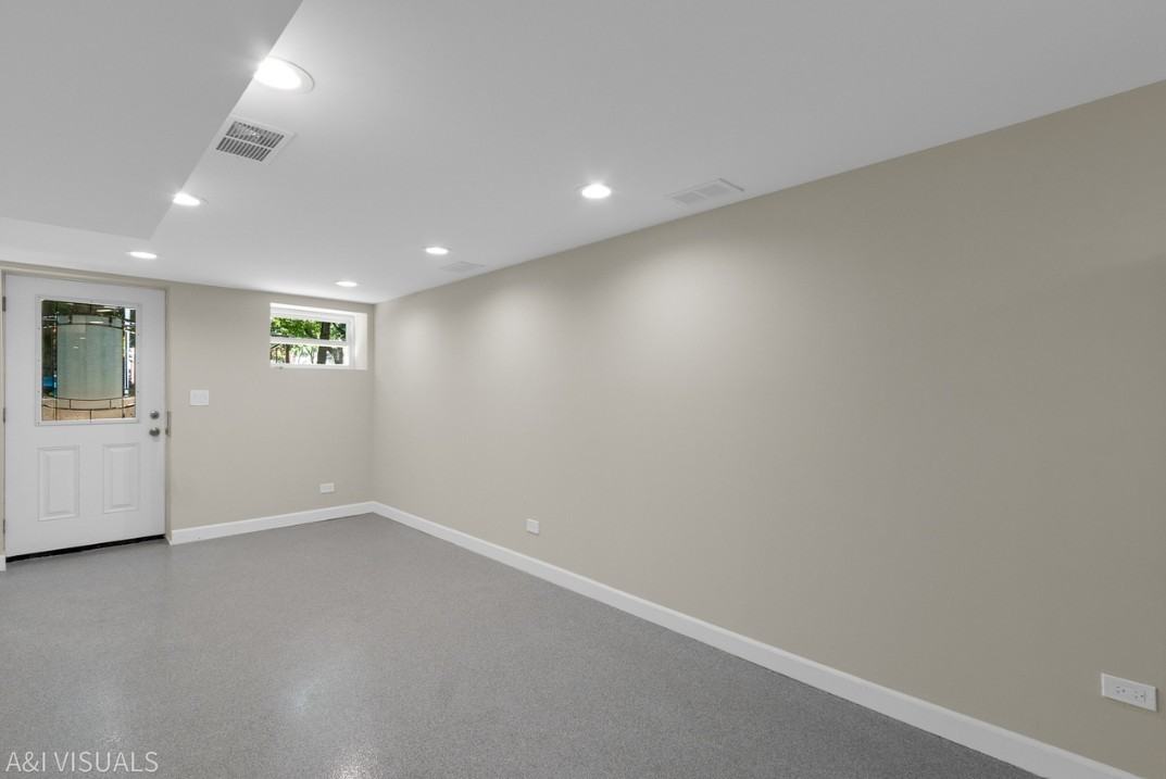 5841 N Medina Ave #B - Photo 4 of 8