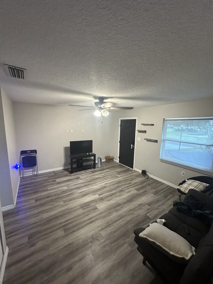 2700 2nd St #FULL - Photo 7 of 7