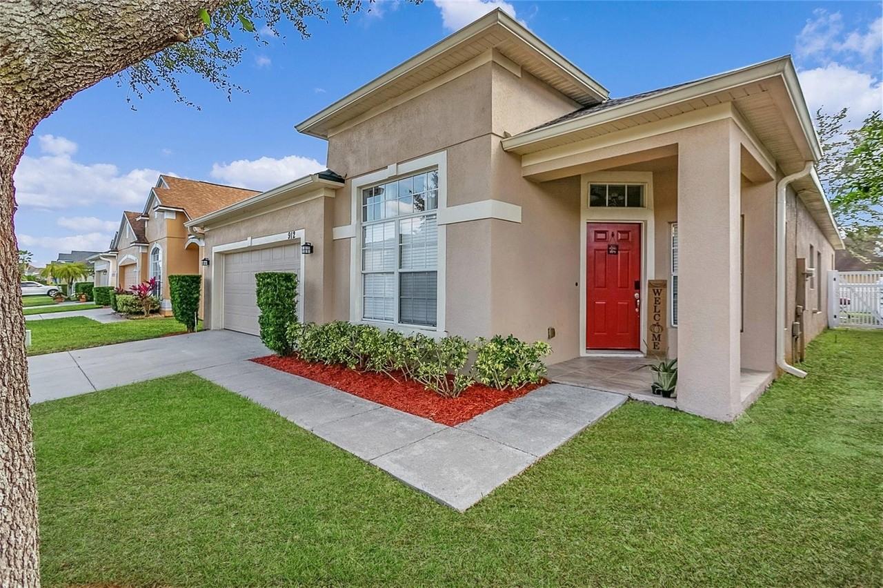 912 Willow Branch Dr - Photo 2 of 27