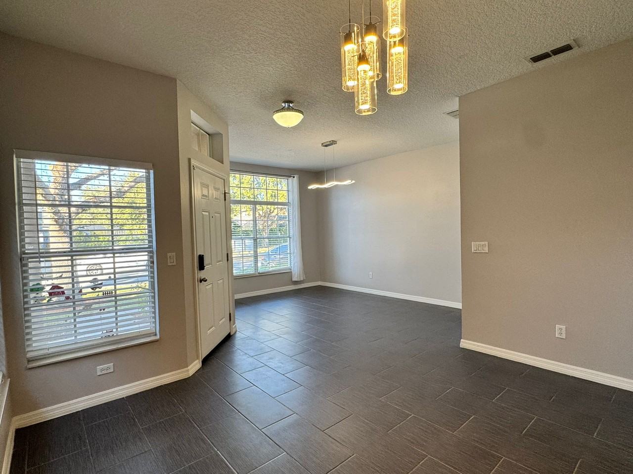 912 Willow Branch Dr - Photo 3 of 27